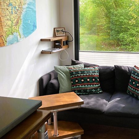 Tiny House Im Seecontainer Mit Parkplatz, Glasfaser, Netflix, Veranda Und Gehobener Ausstattung Coburg Exterior photo