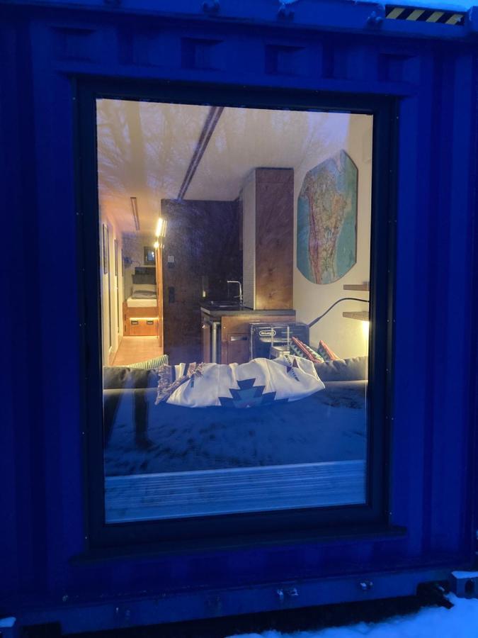 Tiny House Im Seecontainer Mit Parkplatz, Glasfaser, Netflix, Veranda Und Gehobener Ausstattung Coburg Exterior photo